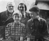 Oswald Weidenbach and family 1952
